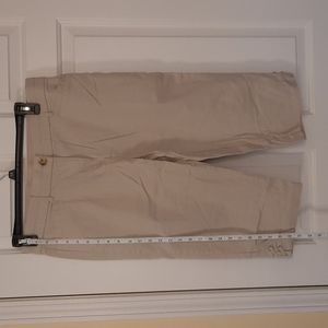 12 petite khaki capris like new